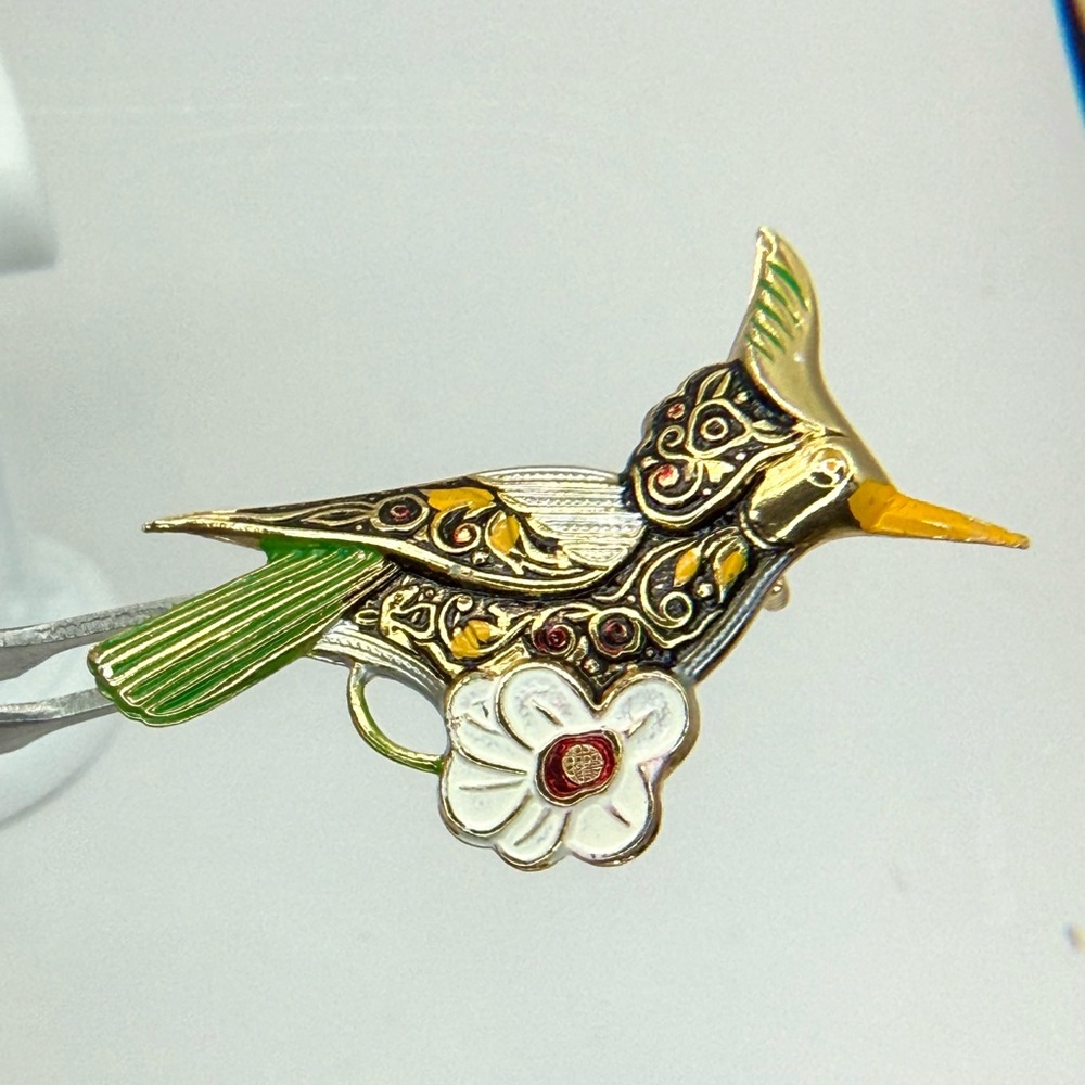 Vintage Painted Damscene Hummingbird Brooch Gold Tone Made In Spain 2.25” - Picture 12 of 15
